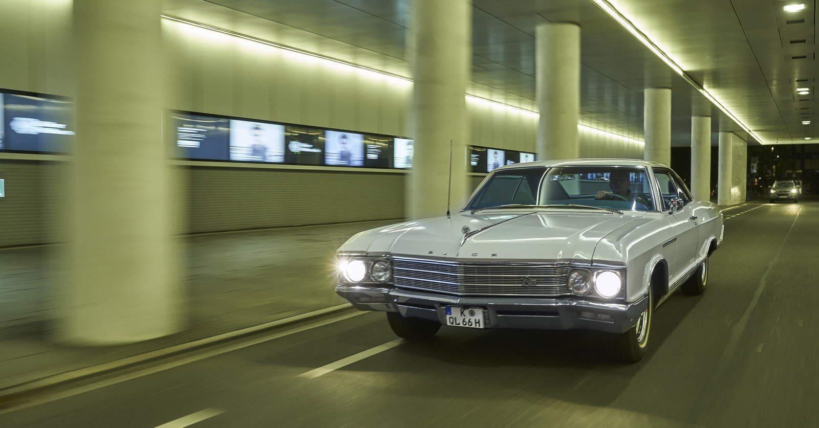 Buick Le Sabre 400 Köln bei Nacht
